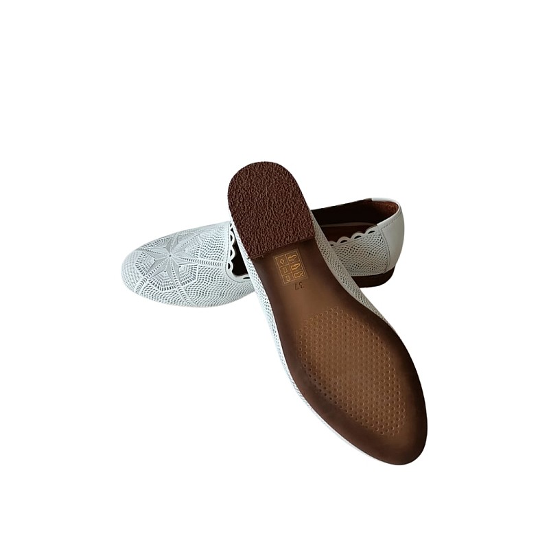 Dantel Desenli Beyaz Renk Laofer Ayakkabı