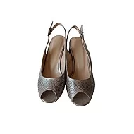 Lazer Kesim Vizon Renk Metal Detaylı Topuklu  Ayakkabı