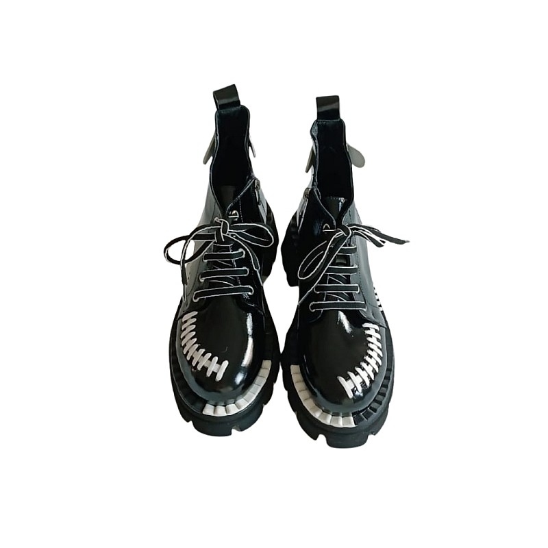 Siyah Beyaz Renk Ön Bağcıklı Yan Fermuarlı Rugan Tasarım Bot