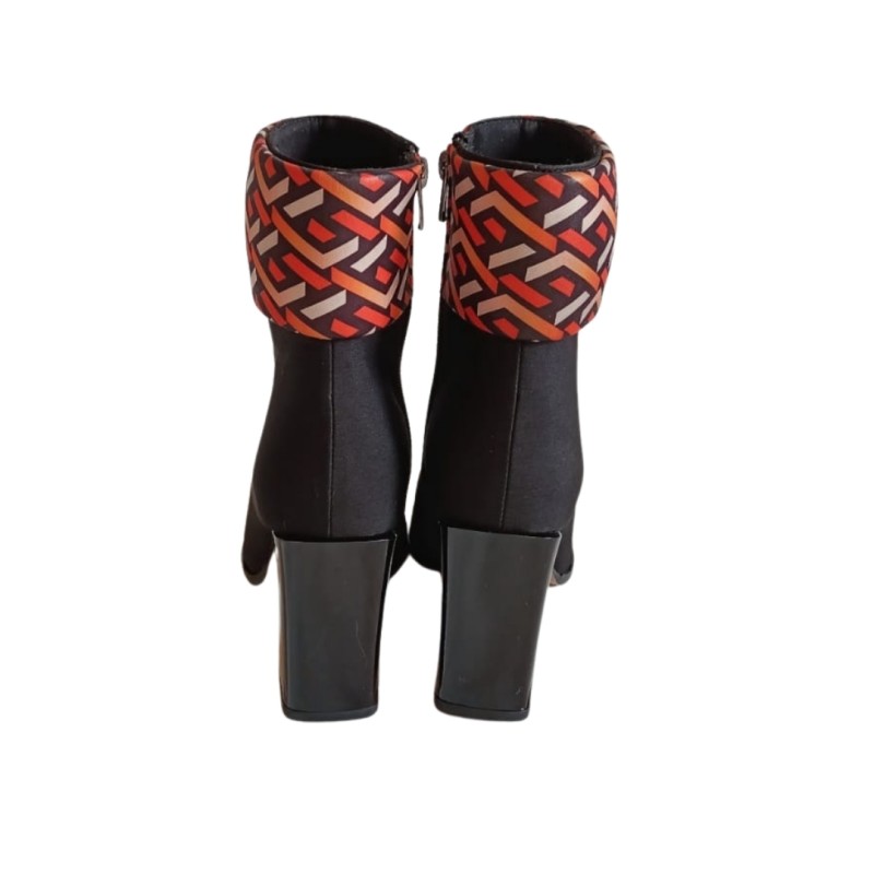 Siyah Renk Dalgıç Kumaş Bot