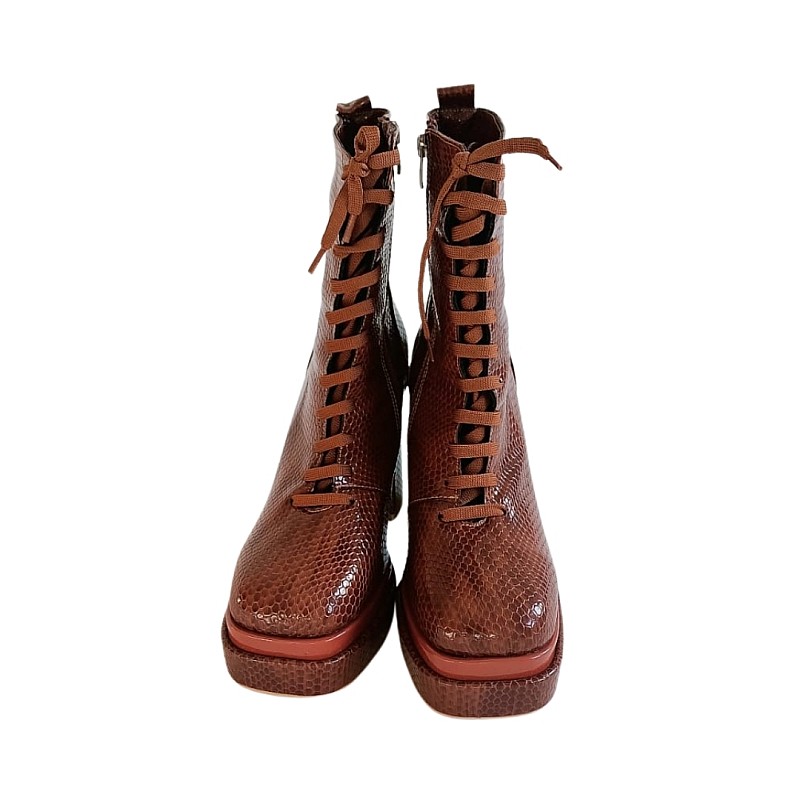 Taba Renk Ön Bağcıklı Yan Fermuarlı Yılan Baskı Postal Bot